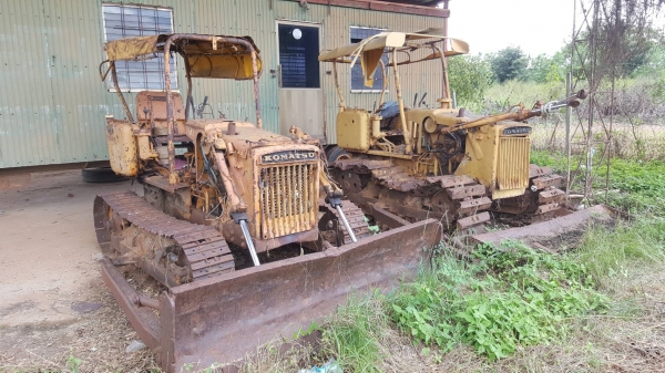 ขาย แทรคเตอร์ KOMATSU D20P-3 แพคคู่ 2 คัน ขายเป็นอะไหล่ครับ ขาย แทรคเตอร์ KOMATSU D20P-3 แพคคู่ 2 คัน ขายเป็นอะไหล่ครับ