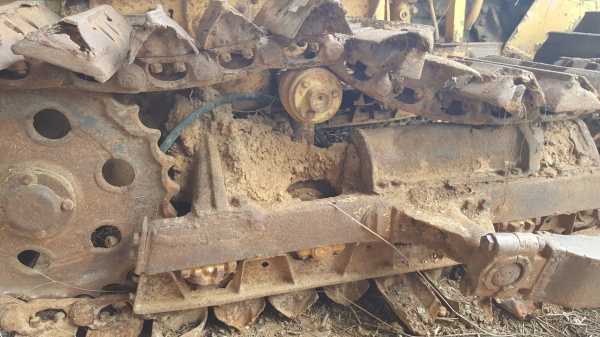 ขาย แทรคเตอร์ KOMATSU D20P-3 แพคคู่ 2 คัน ขายเป็นอะไหล่ครับ ขาย แทรคเตอร์ KOMATSU D20P-3 แพคคู่ 2 คัน ขายเป็นอะไหล่ครับ