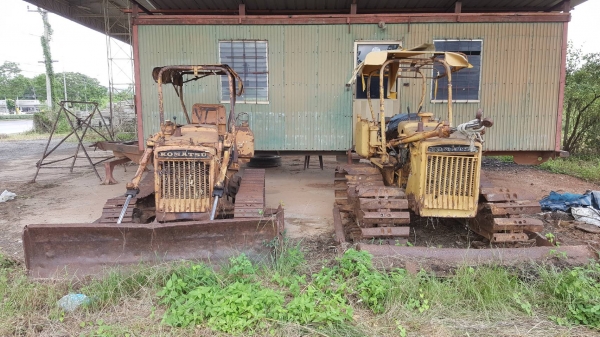 ขาย แทรคเตอร์ KOMATSU D20P-3 แพคคู่ 2 คัน ขายเป็นอะไหล่ครับ