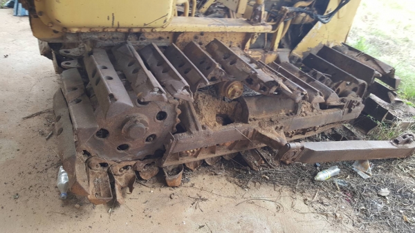 ขาย แทรคเตอร์ KOMATSU D20P-3 แพคคู่ 2 คัน ขายเป็นอะไหล่ครับ ขาย แทรคเตอร์ KOMATSU D20P-3 แพคคู่ 2 คัน ขายเป็นอะไหล่ครับ