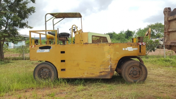 ขาย รถบด ล้อยาง 9 ล้อ KAWASAKI KR200 เอกสารเล่มทะเบียนครบ รถพร้อมใช้งาน ราคาต่อรองได้ ขาย รถบด ล้อยาง 9 ล้อ KAWASAKI KR200 เอกสารเล่มทะเบียนครบ รถพร้อมใช้งาน ราคาต่อรองได้