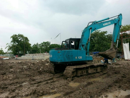 ขาย รถขุด ยี่ห้อkobelco 120-2  เอกสารใบซื้อขาย รถใช้งานได้ ราคา580000บ.