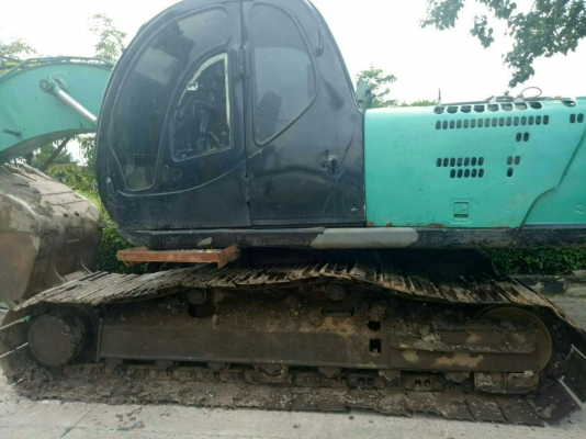 ขายรถขุด ยี่ห้อkobelco รุ่นsk200 m5 ไฟฟ้าใช้ได้ เอกสารใบซื้อขาย  รถใช้งานได้ ขาย680000บ.