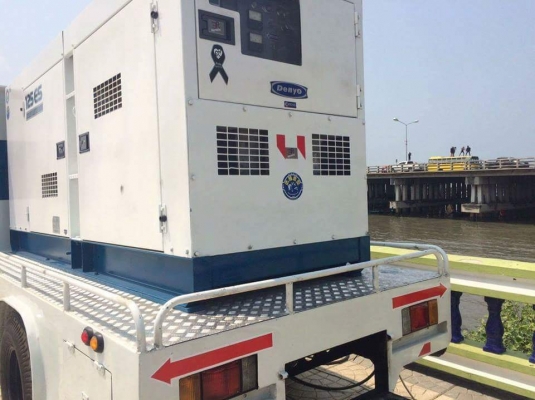 เครื่องปั่นไฟ DENYO 125 ESM