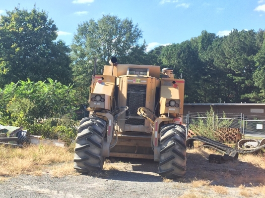 รถกัดถนนล้อยาง