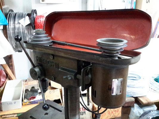 สว่านแท่น HITACHI รุ่นเก่าสภาพสวยมากเดิมๆความสามารถในการเจาะ3- 16 มิล