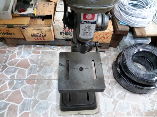 สว่านแท่น HITACHI รุ่นเก่าสภาพสวยมากเดิมๆความสามารถในการเจาะ3- 16 มิล