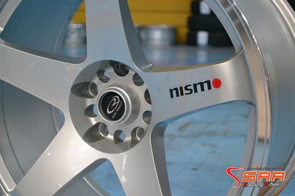 ล้อแม็กซ์ NISMO ROTA ขอบ19 สีRLPS ราคาชุดละ 12,000 บาท
