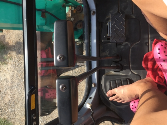 ขาย รถขุด komatsu pc35mr-1 มีเก๋ง นำเข้าญี่ปุ่นโทร0861602189