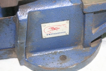 ปากกาจับชิ้นงานขนาด 6 นิ้ว ราคาไม่แพงพร้อมใช้ตามสภาพครับ