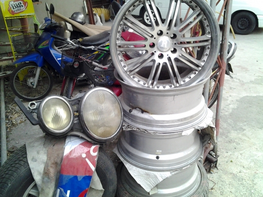 ล้อแม็ก 19 ขอบเลส มี4วง คด 1 วง