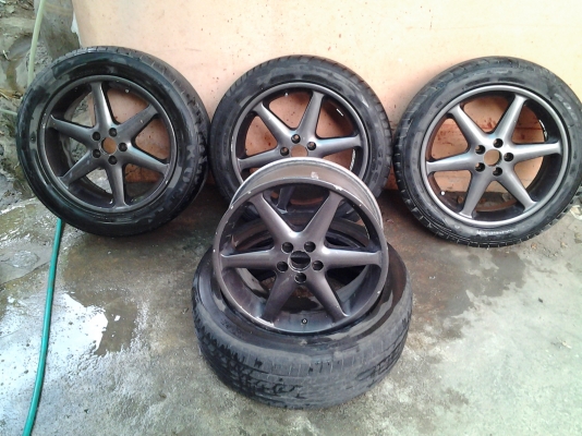 แม็ก 17   made in japan ไม่คด ไม่ดุ้ง  เปลี่ยนล้อเปนขอบ15" รถใช้บรรทุกของ ไม่มีที่เก็บ เลยอยากขายครับ