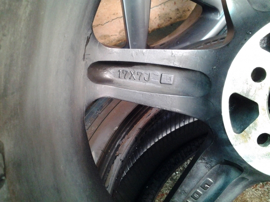 แม็ก 17 made in japan ไม่คด ไม่ดุ้ง เปลี่ยนล้อเปนขอบ15" รถใช้บรรทุกของ ไม่มีที่เก็บ เลยอยากขายครับ แม็ก 17 made in japan ไม่คด ไม่ดุ้ง เปลี่ยนล้อเปนขอบ15" รถใช้บรรทุกของ ไม่มีที่เก็บ เลยอยากขายครับ