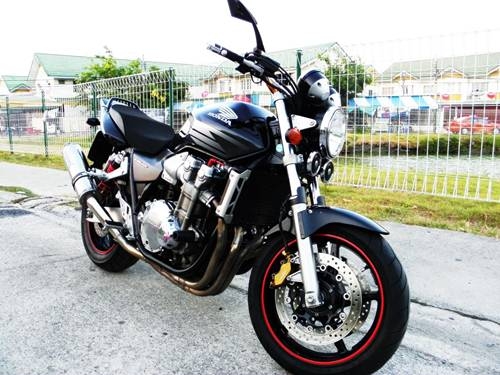 ขาย CB 1300 ปี 2005 สรรพมิตร คนรัก CB เหมือนกันเดียวผมลดให้อีกครับ