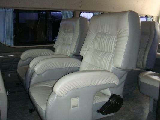 อยากขายเบาะรถตู้ใช้งานน้อย/0819817605/0811810701