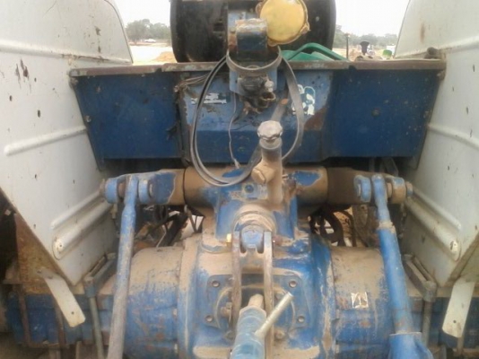 ขายรถไถ ฟอร์ด 6640 2เพลา 6610 และอีกหลายคันครับ  สภาพใช้งานได้เลยครับ