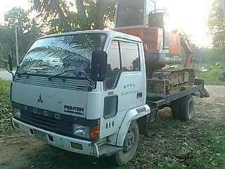 ขายรถ 6 ล้อเทเลอร์ DAIHUTSU ใส่หัวเก๋งใหม่ คัสซี V48-10196 เครื่อง TOYOTA B-0204705 85 แรงม้า ยาง 7.50 ราคา 190000