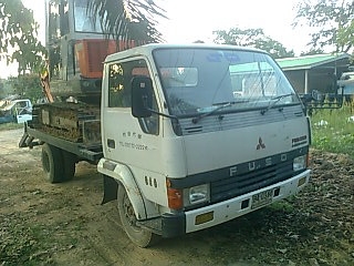 ขายรถ 6 ล้อเทเลอร์ DAIHUTSU ใส่หัวเก๋งใหม่ คัสซี V48-10196 เครื่อง TOYOTA B-0204705 85 แรงม้า ยาง 7.50 ราคา 190000