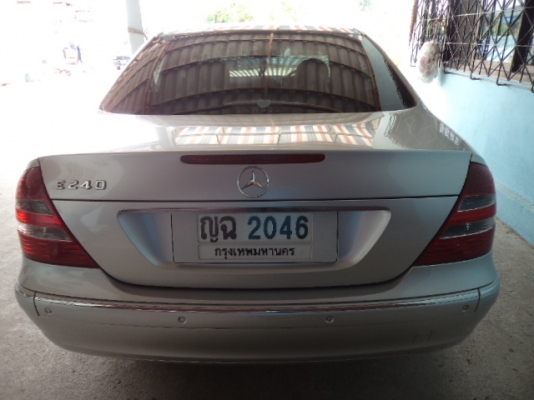 ขายรถเก๋งเบนซ์ E240 สภาพสวยสดทั้งคัน ใช้งานน้อย..