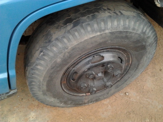 ***ขายแล้วครับขอบคุณ Truck2hand ขาย 6ล้อ"เสี่ยสั่งลุย"  ISUZU NPR59LU5FM 115 ห้างแท้ ปี38สภาพเดิมๆ เครื่องเดิม4BD1 แห้งๆ ไม่หลวมไม่ไอ ช่วงล่างเดิมๆ คัสซีสวยมาก เดิมโรงงาน กระบะพื้นไม้ ไม่ผุ คอกเหล็กสวยแข็งแรง ฝาทึบสวยไม่ผุไม่หัก ยางสวย5เส้นดี1เส