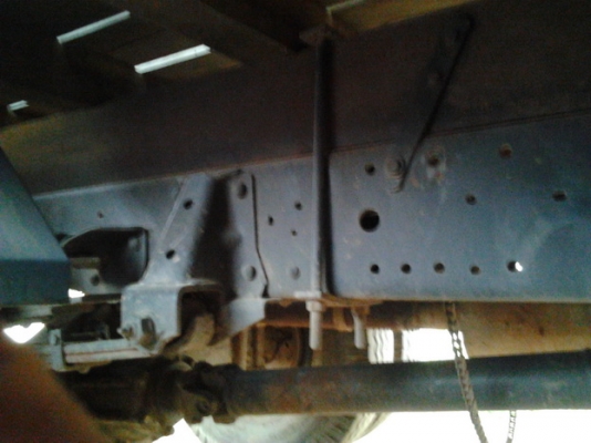 ***ขายแล้วครับขอบคุณ Truck2hand ขาย 6ล้อ"เสี่ยสั่งลุย"  ISUZU NPR59LU5FM 115 ห้างแท้ ปี38สภาพเดิมๆ เครื่องเดิม4BD1 แห้งๆ ไม่หลวมไม่ไอ ช่วงล่างเดิมๆ คัสซีสวยมาก เดิมโรงงาน กระบะพื้นไม้ ไม่ผุ คอกเหล็กสวยแข็งแรง ฝาทึบสวยไม่ผุไม่หัก ยางสวย5เส้นดี1เส