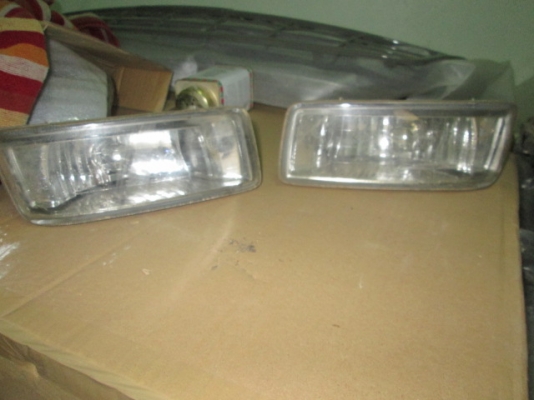 ขาย ไฟตัดหมอก ของแท้ถอด Dmax ปี 2003 มี 1 คู่ ครับ LH + RH