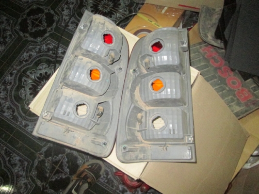 ขาย เสื้อไฟท้าย รถ TOYOTA VIGO มี 1 คู่ ของแท้ถอดจากรถ