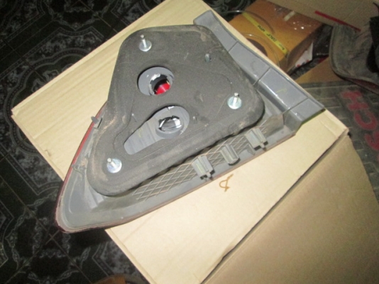 ขาย เสื้อไฟท้าย ข้างขวา RH รถ HONDA  CIVIC  FD 05-08