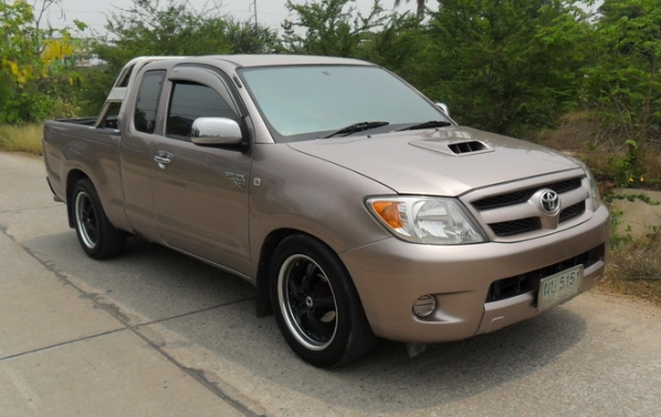 HILUX VIGO ดีเซล 2.5 E เปลี่ยนเป็น 1J แก็ซหัวฉีด lpg ถังใต้ท้อง จองแล้วครับ