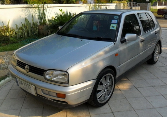 ขาย  GOLF 5 ประตู สีเดิมบางๆ ทั้งคัน ปี 97