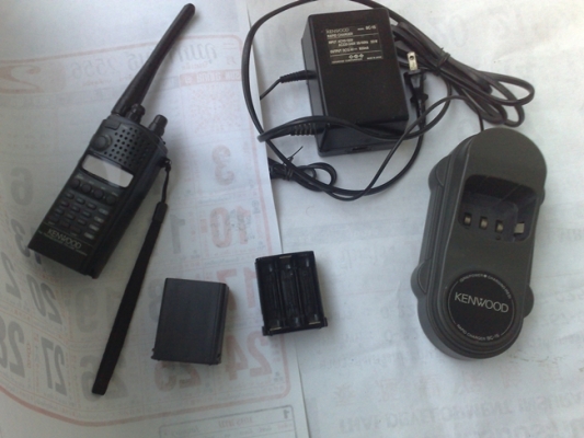 ขาย KENWOOD TH-28Eมีทะเบียนพร้อมชุดโอนสถาพใช้งานปกติ สิ่งที่จะได้ 1.ตัวเครื่อง 2.แบต 6 ก้อน 3.เสายางแท้ 4.แท่นชาร์ทแท้ 5.สายคล้องมือ 6.กล่องราง 6 ก้อน ขายในราคา 4900 บาทพร้อม EMS โอนไทยพาณิชย์ 0524083475 นิธิโรจน์ วงษ์ขันธ์เดช ขาย KENWOOD TH-28Eมีทะเบียนพร้อมชุดโอนสถาพใช้งานปกติ สิ่งที่จะได้ 1.ตัวเครื่อง 2.แบต 6 ก้อน 3.เสายางแท้ 4.แท่นชาร์ทแท้ 5.สายคล้องมือ 6.กล่องราง 6 ก้อน ขายในราคา 4900 บาทพร้อม EMS โอนไทยพาณิชย์ 0524083475 นิธิโรจน์ วงษ์ขันธ์เดช