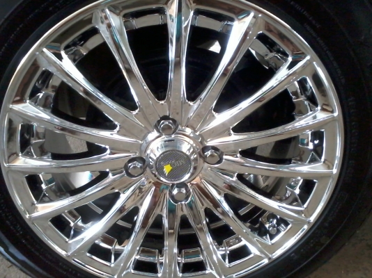 ขายแม็กพร้อมยางขอบ 15  .ใช้งานสามเดือน