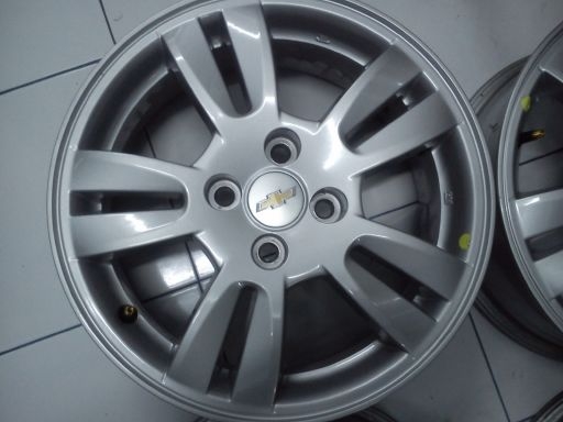 แม็กถอดป้ายแดงChev Sonic 15-4-100 ใหม่ๆถูกๆ