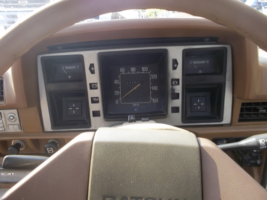 ขอขายรถดัชสัน720   4ขอทะเบียนพร้อมโอนไม่ขาดต่อราคา50000