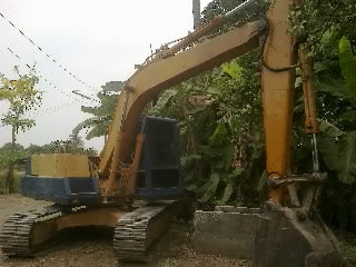 ขาย KOMATSU PC 100-3 เก่านอกใช้ในไทย 6 เดือน มีเอกสารนำจดทะเบียน ราคาต่อรองได้เจ้าของขายเอง