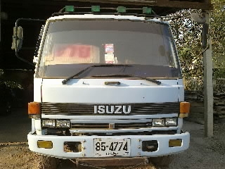 ขาย ISUZU ROCKY 6 ล้อใหญ่ เครื่อง 175 ติดเครน UNIC 3 ตัน ราคาต่อรองได้