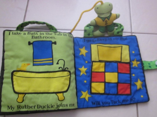 เป้อุ้มเด็ก /หนังสือผ้า เป้อุ้มเด็ก /หนังสือผ้า