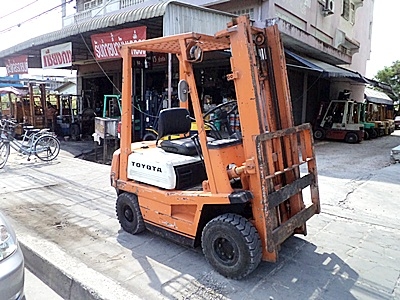 ขายรถยกโตโยต้า 1.5 ตัน เครื่องเบนซิน กระบอกคู่ เสาสูง 3 เมตร สีเดิมจากนอก พวงมาลัยเพาเว่อร์ นำเข้าจากญี่ปุ่น ใช้งานได้ทันที ขายรถยกโตโยต้า 1.5 ตัน เครื่องเบนซิน กระบอกคู่ เสาสูง 3 เมตร สีเดิมจากนอก พวงมาลัยเพาเว่อร์ นำเข้าจากญี่ปุ่น ใช้งานได้ทันที