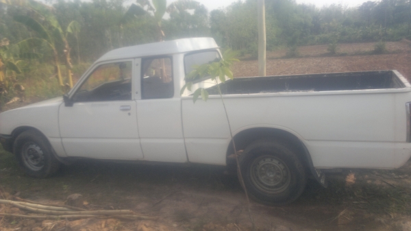 ISUZU KB 2200 ISUZU KB 2200