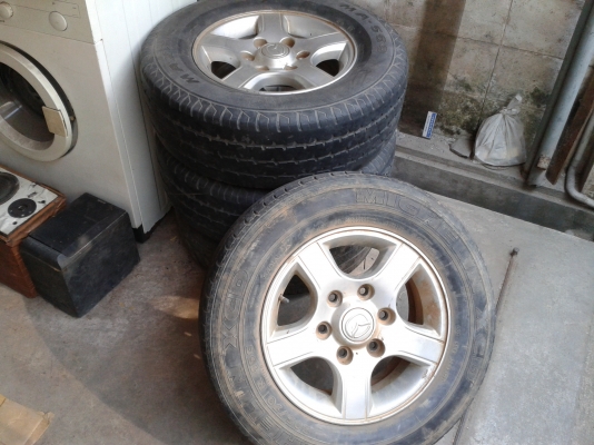 ล้อขอบ15มียางด้วย6รู