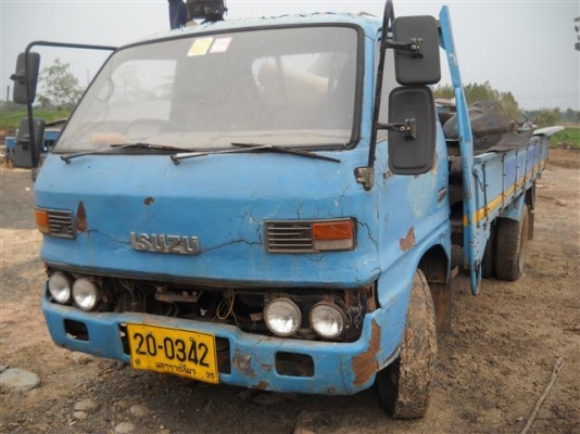 ขายรถ isuzu 6 ล้อ 100 แรง หัวดีกระบะดี