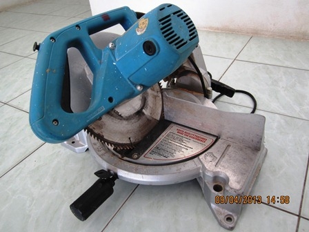 เครื่องตัดไม้แบบปรับองศาได้10นิ้ว ZUSHITA GW-1040 สภาพใหม่ ราคาถูก เครื่องตัดไม้แบบปรับองศาได้10นิ้ว ZUSHITA GW-1040 สภาพใหม่ ราคาถูก