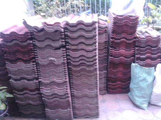 ขายเหมากระเบื้องมุงหลังคามือสองสภาพดีมาก(ยังอยู่ครับ)