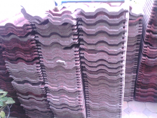 ขายเหมากระเบื้องมุงหลังคามือสองสภาพดีมาก(ยังอยู่ครับ)