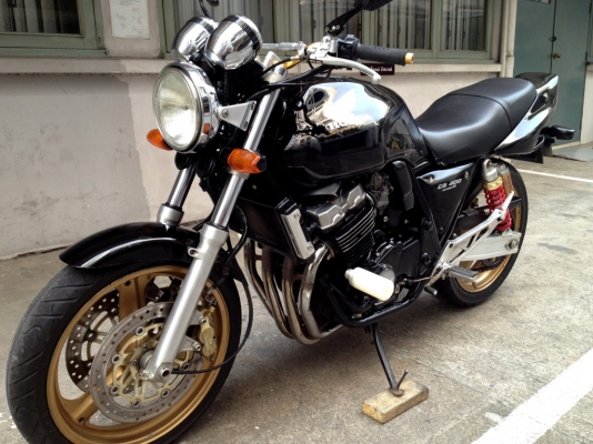 ขาย CB400 SF ปี98 เวอชั่นS สวยๆ อินวอยแท้ ราคา 82000 บาท ต่อรองได้