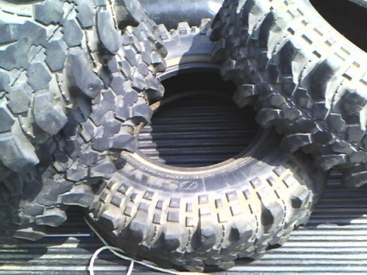 ขายยางตะขาบ 35 นิ้ว ขอบ16นิ้ว  6000