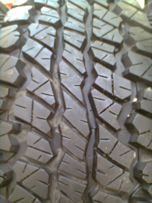 ขายยางพร้อมแม็กLENSO 6 รู ยางดันลอปยางปี12 ขนาด 31X10.50Rขอบ15 วิ่งแค่ 3000 กิโล สภาพยางแม็ก 95\% เหมือนใหม่  1 ชุด พร้อมน๊อต 24 ตัว