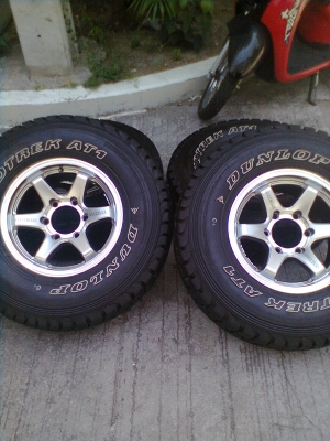 ขายยางพร้อมแม็กLENSO 6 รู ยางดันลอปยางปี12 ขนาด 31X10.50Rขอบ15 วิ่งแค่ 3000 กิโล สภาพยางแม็ก 95\% เหมือนใหม่  1 ชุด พร้อมน๊อต 24 ตัว