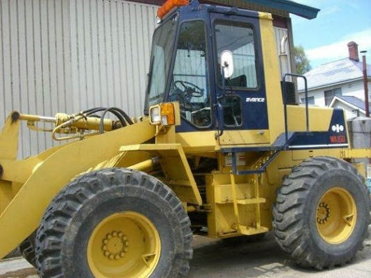 รถตักล้อยาง WA150-1-30449  เดินทางถึงไทยแล้วเมื่อเร็ว ๆ นี้ สภาพสวย ซีเรียลสูง โทร.081-373-0559