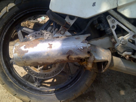 ขายซากCBR400Fพร้อมทะเบียนราคาไม่แพงครับ